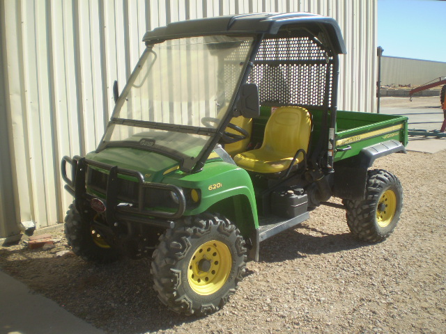 John Deere 620i Gator 4x4, 350 hrs.